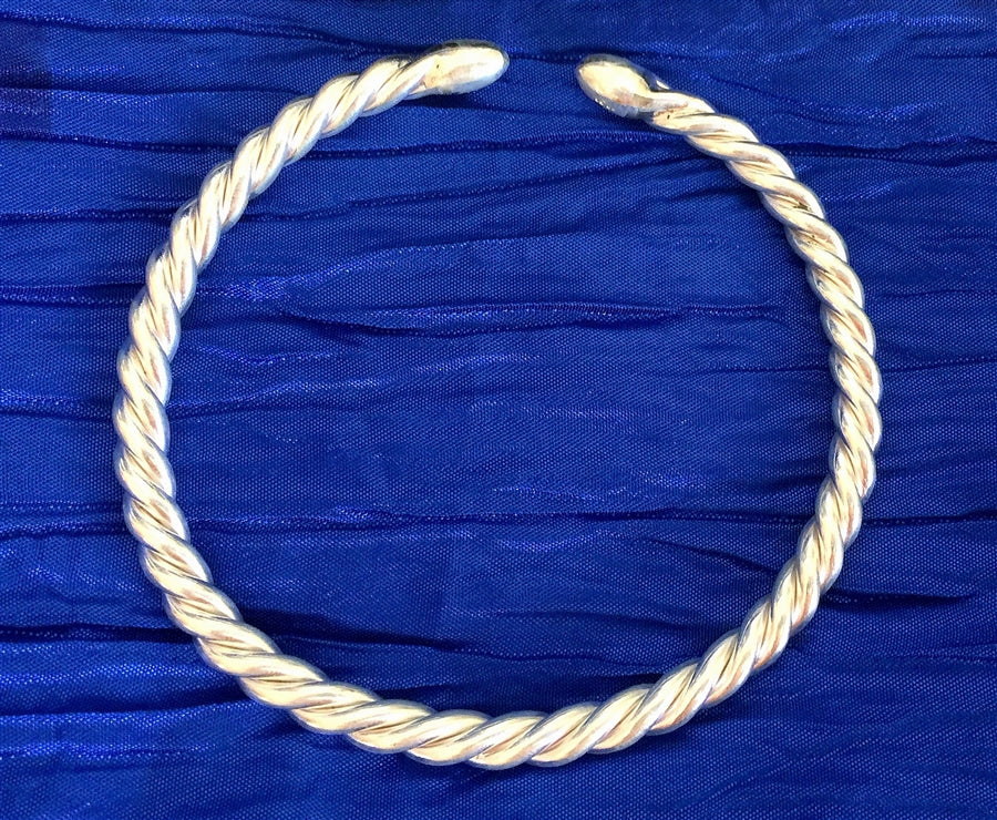 Well-crafted 999 Silver Hand Kada