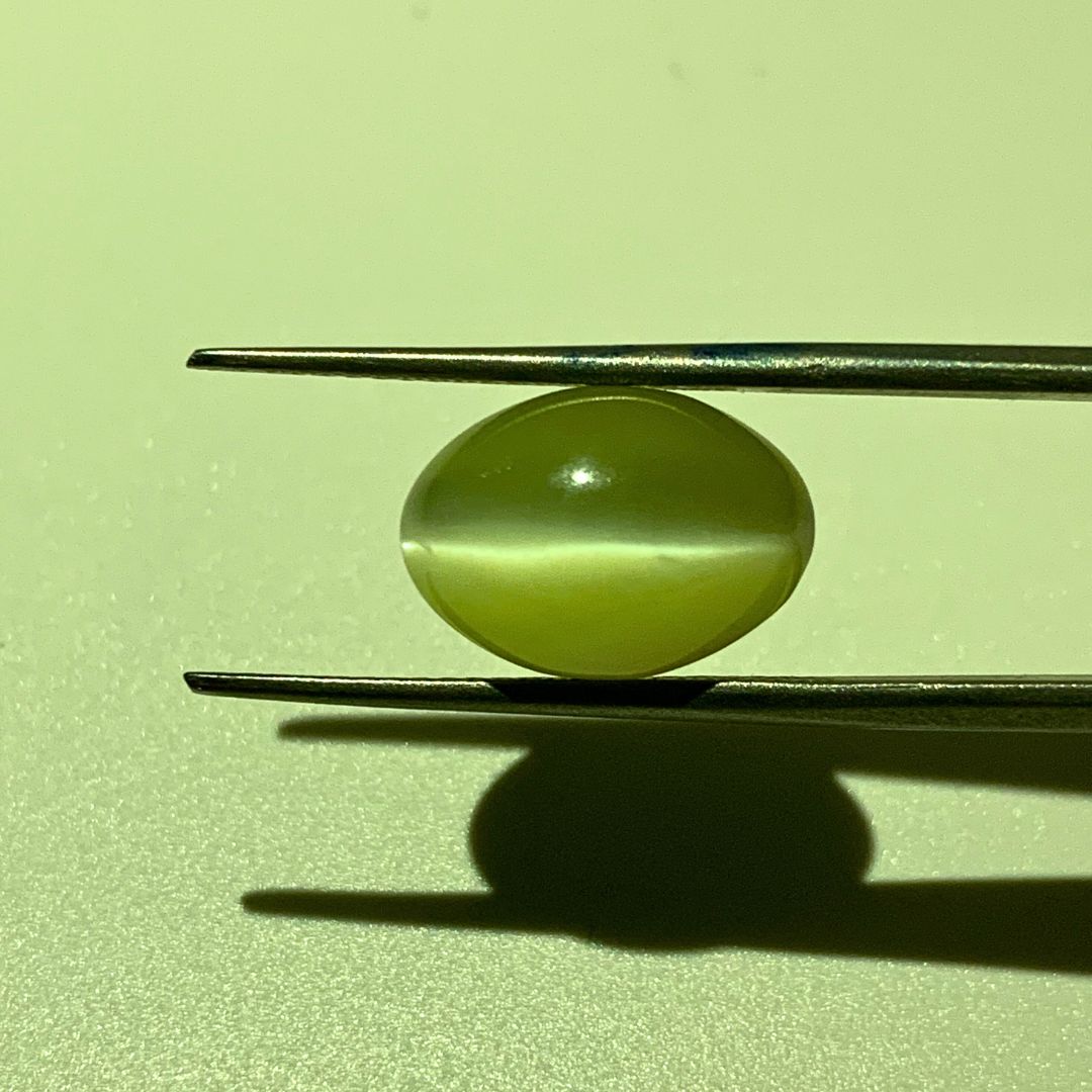 Natural Cat’s Eye Gemstone – 11.19 Carat | Premium Lehsunia for Ketu | Certified Astrological Stone